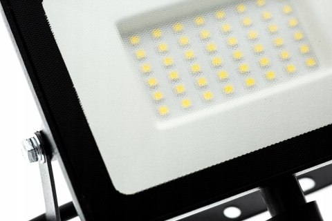 NAŚWIETLACZ LED z CZUJNIKIEM RUCHU 50W NEUTRALNY NAŚWIETLACZ LED z CZUJNIKIEM RUCHU 50W NEUTRALNY