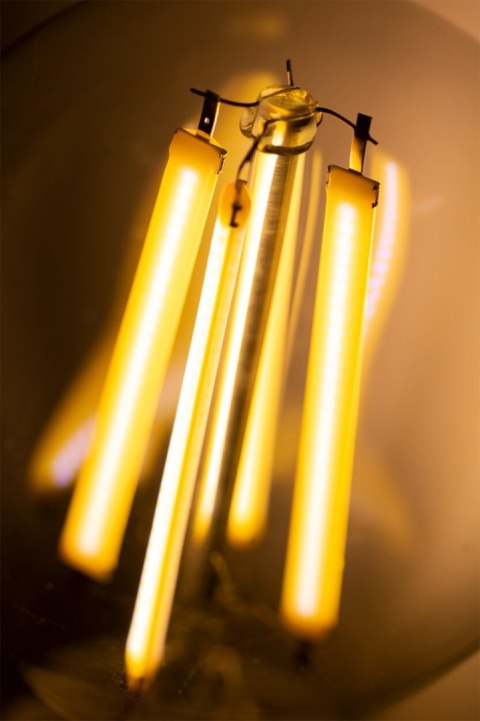Żarówka LED E27 ST64 6W = 50W 660lm 2000K Ciepła 360° Filament Żarówka LED E27 ST64 6W = 50W 660lm 2000K Ciepła 360° Filament